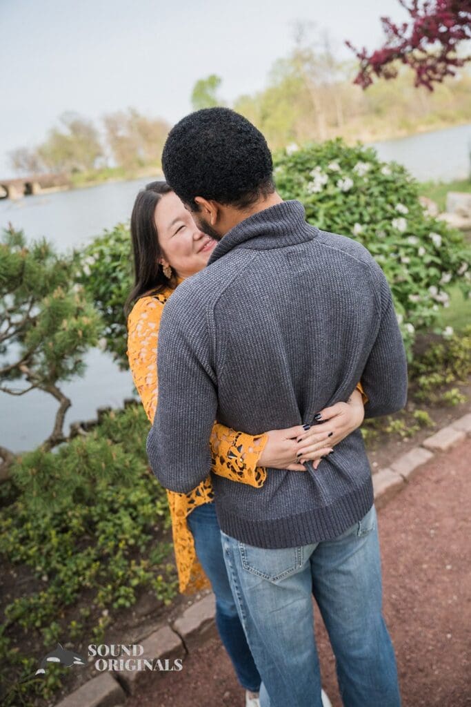 glances at Osaka Garden