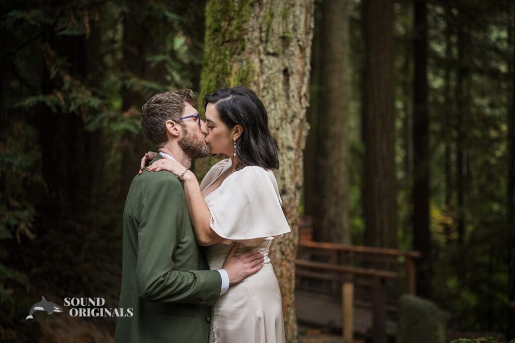 Hoyt Arboretum and Aniks PDX Wedding // Makayla + Eric -