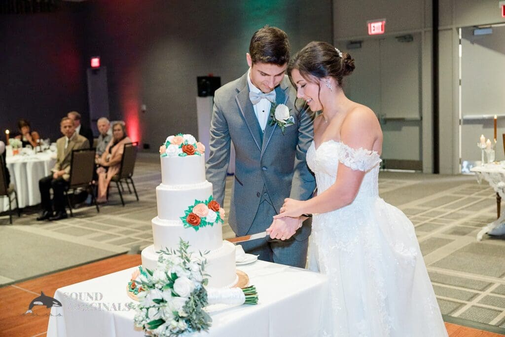 Hyatt Regency Schaumburg Wedding // Kaelyn + Tyler -