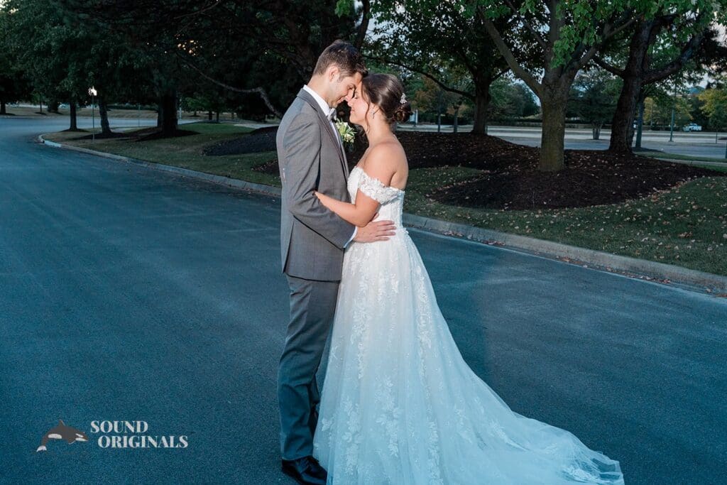 Hyatt Regency Schaumburg Wedding // Kaelyn + Tyler -