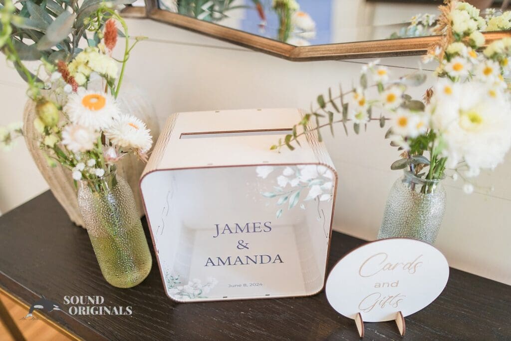 Photographer captures beautiful wedding gift at The Cliff House Dallas Wedding