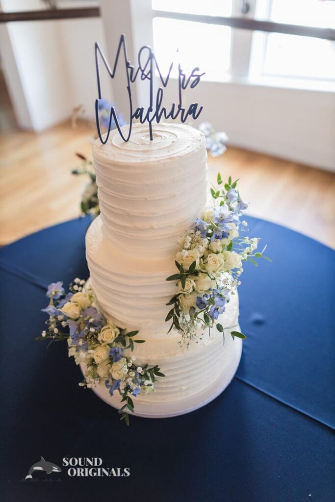 Photographer captures yummy wedding cake in The Cliff House Dallas Wedding