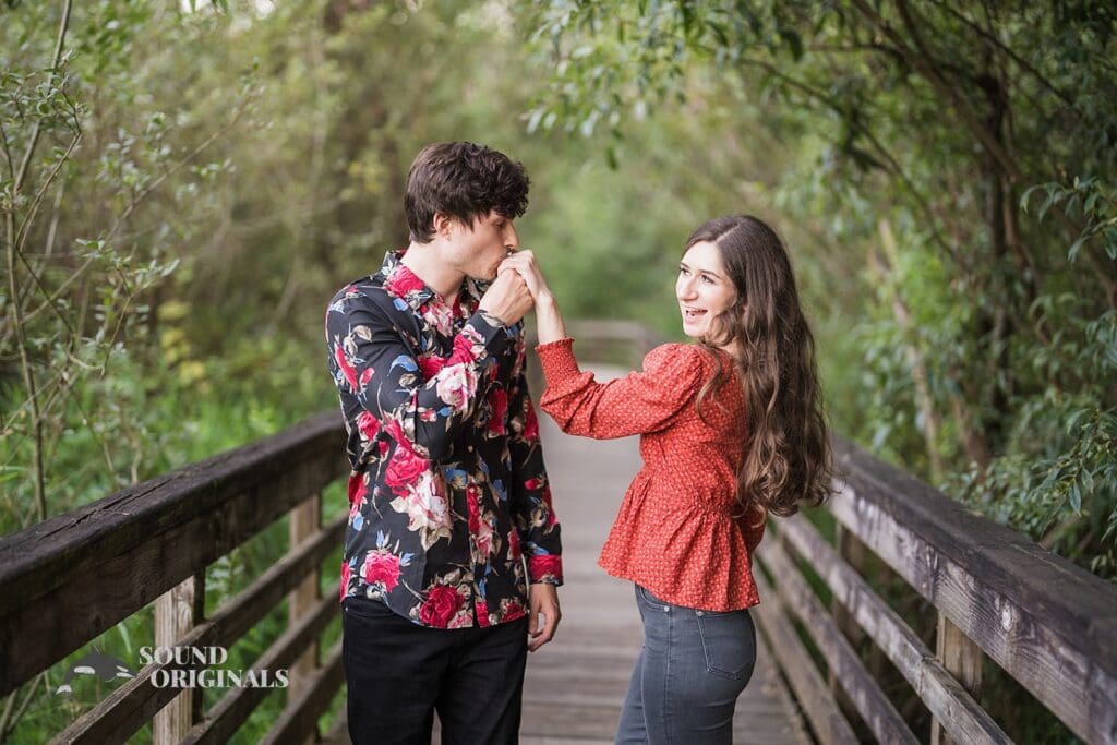 25 STUNNING Locations for Engagement Photos in Seattle -