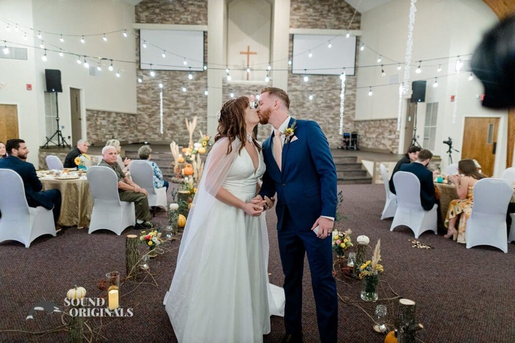 Lakeridge Bible Church Wedding // Amanda + Trevor -