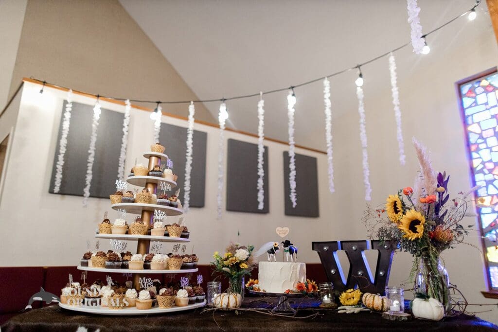 Lakeridge Bible Church Wedding // Amanda + Trevor -