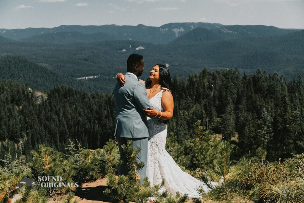 Mount Hood Skibowl Wedding // Nisa + Edgar -