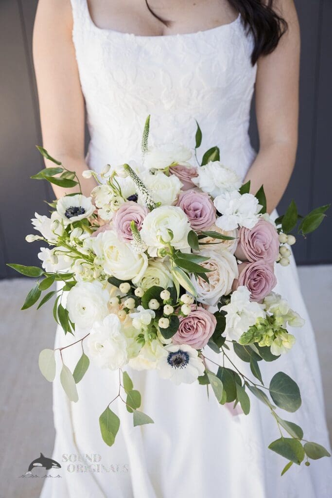 The bridal bouquet at The Oakley on the Lake Wedding