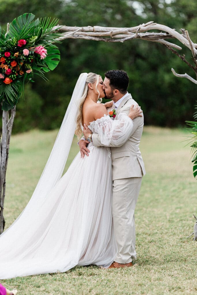 Tampa Bay Watch Wedding // Kaycee & Sammy -