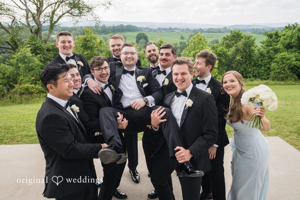 Blue Valley Vineyards Wedding // Meredith & Robert -