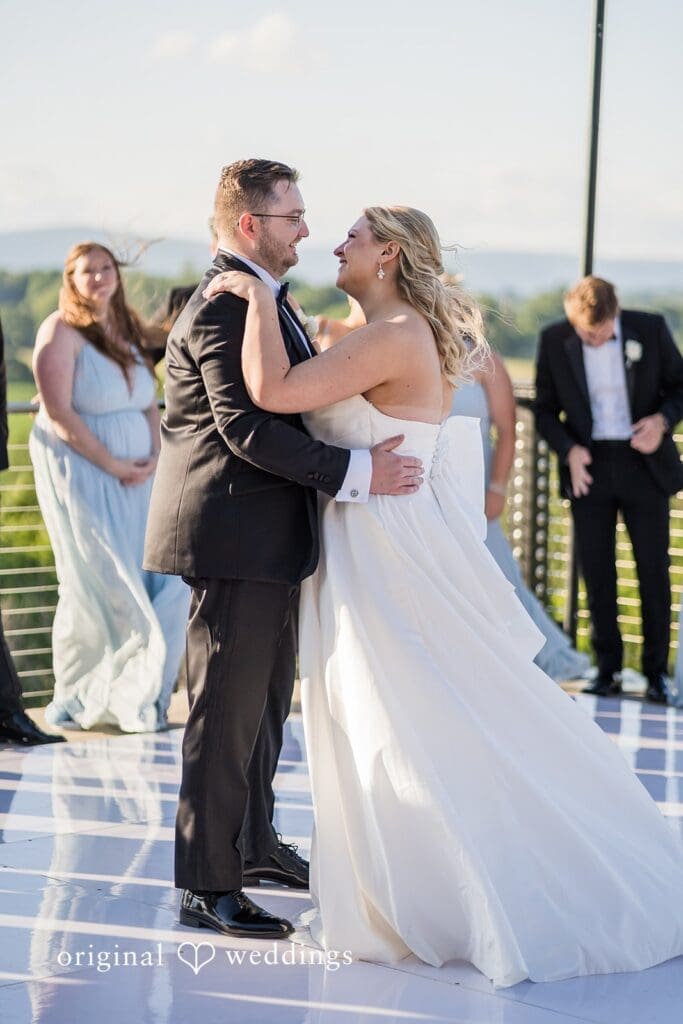 Blue Valley Vineyards Wedding // Meredith & Robert -