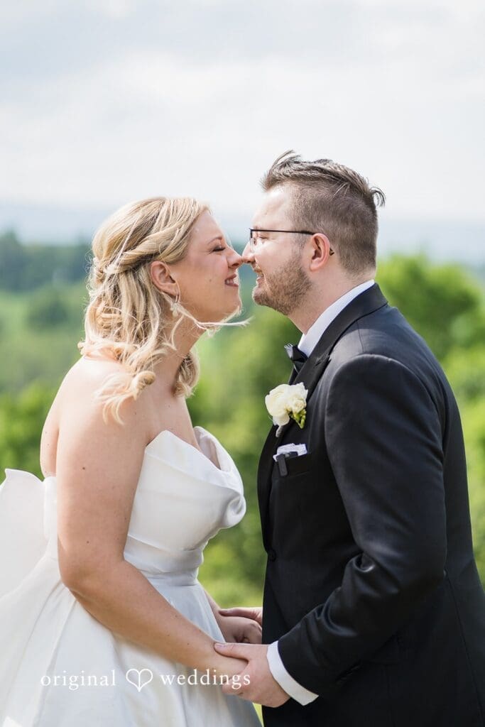 Blue Valley Vineyards Wedding // Meredith & Robert -