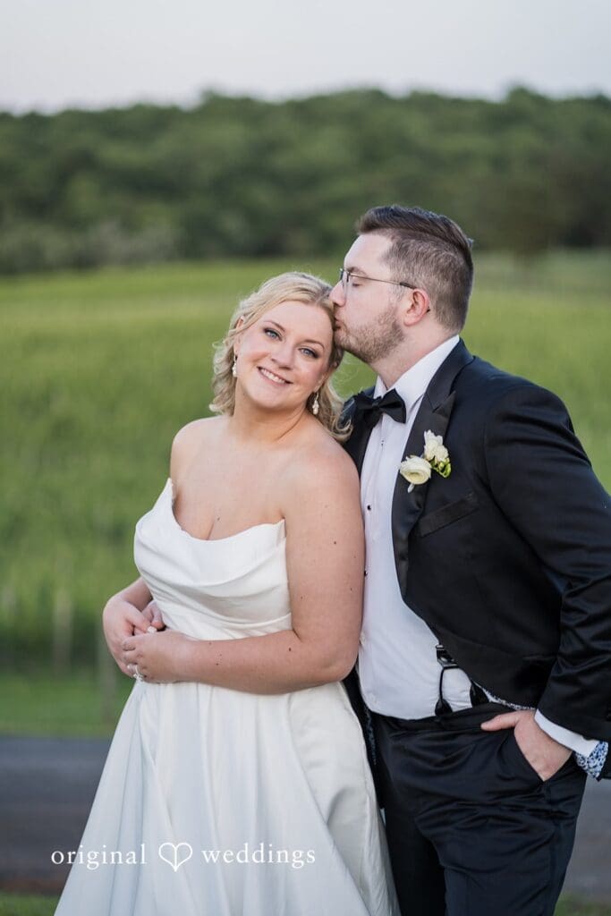 Blue Valley Vineyards Wedding // Meredith & Robert -