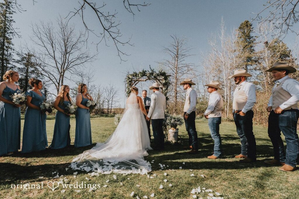 Minnesota Backyard Wedding // Britta & Winfred -