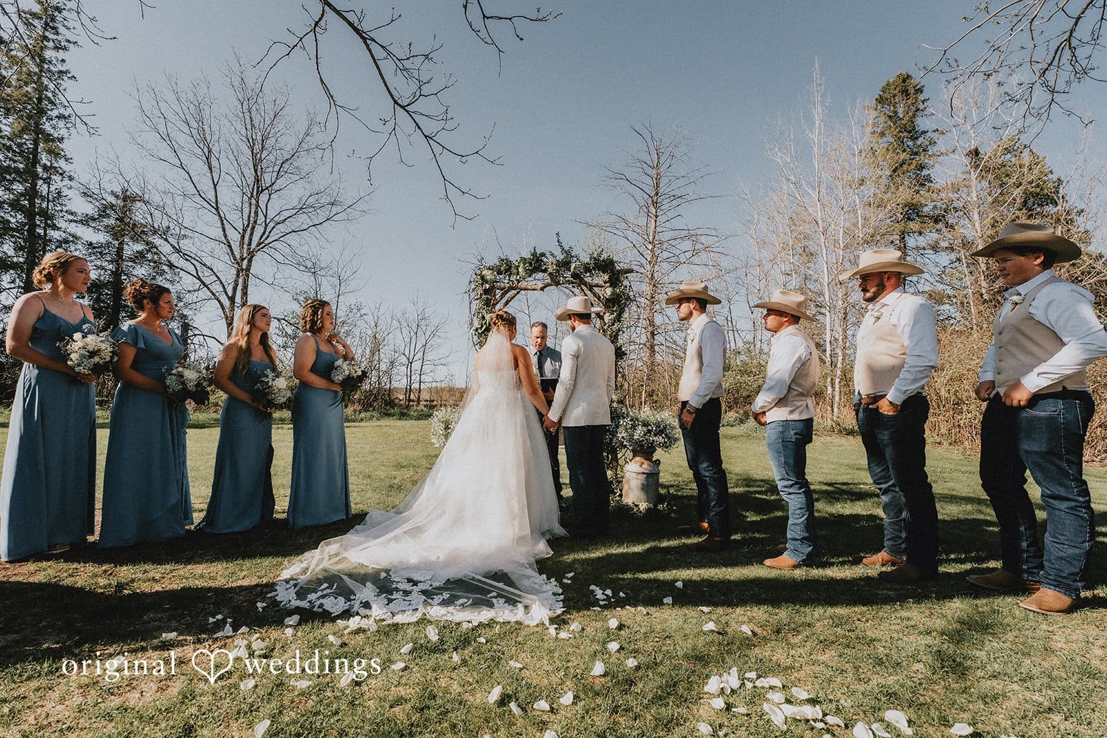 Minnesota Backyard Wedding // Britta & Winfred -