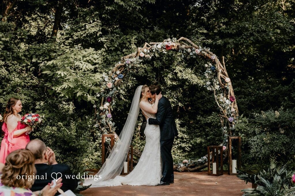 Arrowwood Wedding // Holly & Tommy -