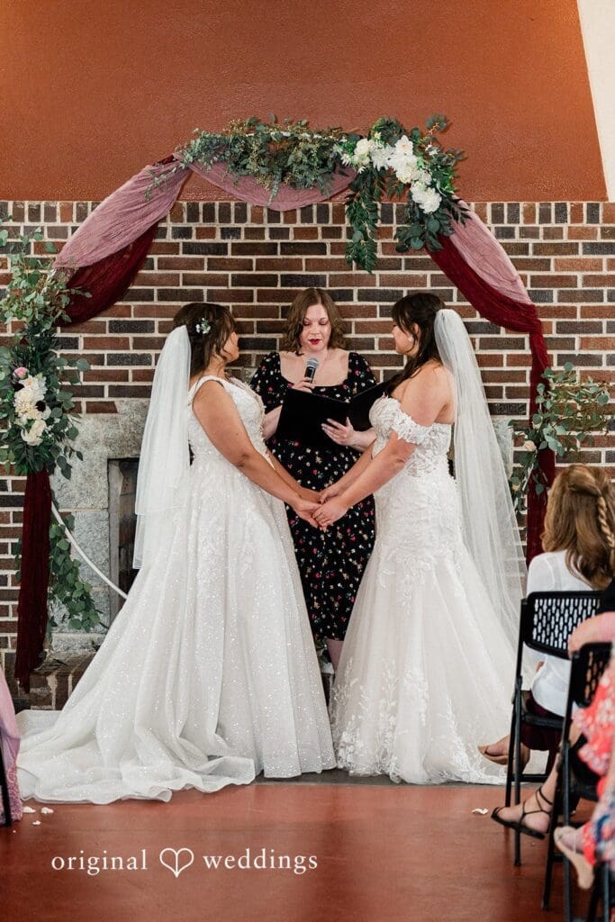 Minnesota Landscape Arboretum Wedding // Amanda & Stacia -