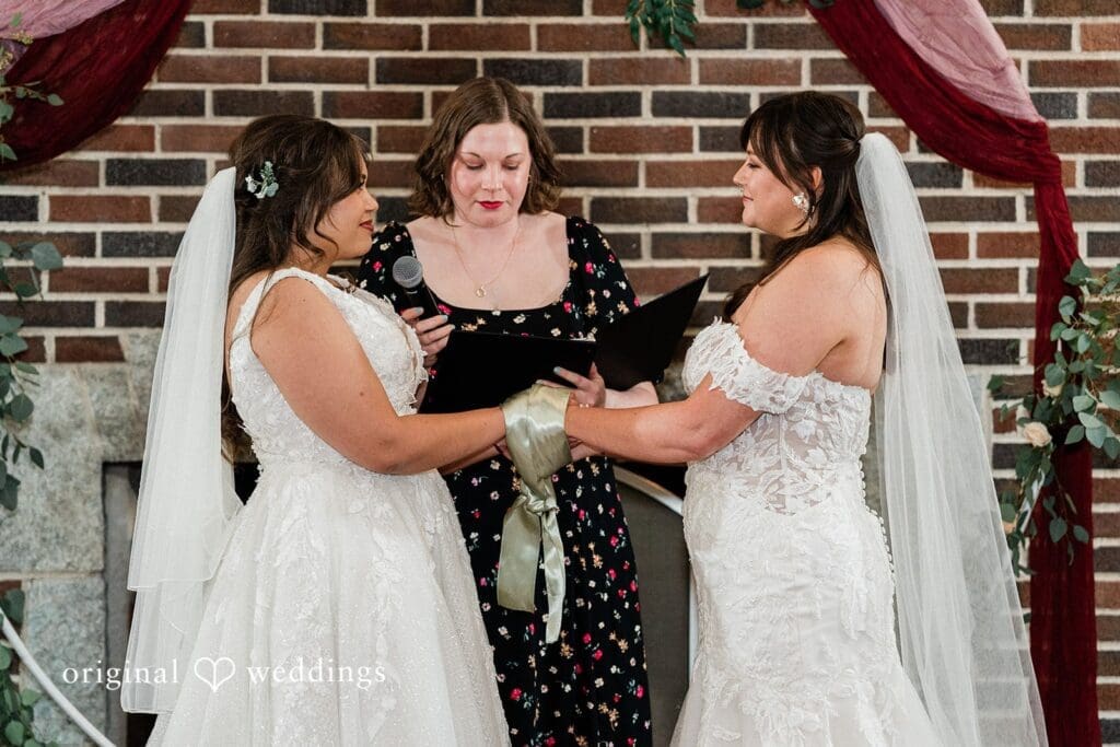 Minnesota Landscape Arboretum Wedding // Amanda & Stacia -