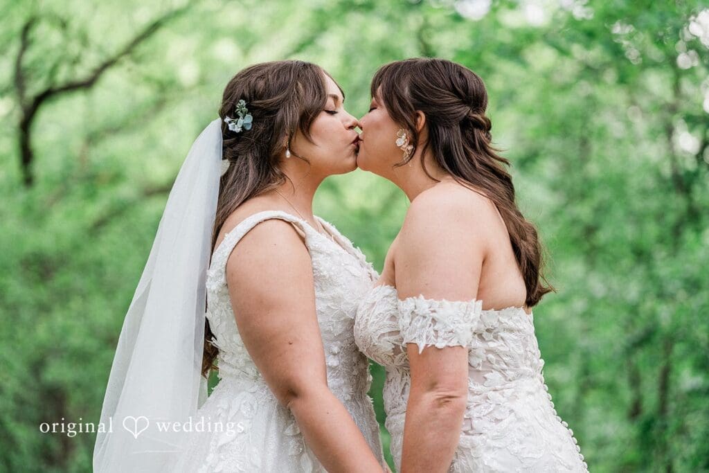 Minnesota Landscape Arboretum Wedding // Amanda & Stacia -