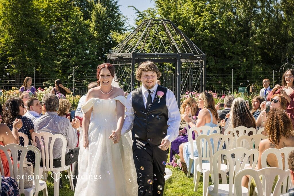 Oregon Garden Wedding // Karen & Brandon -