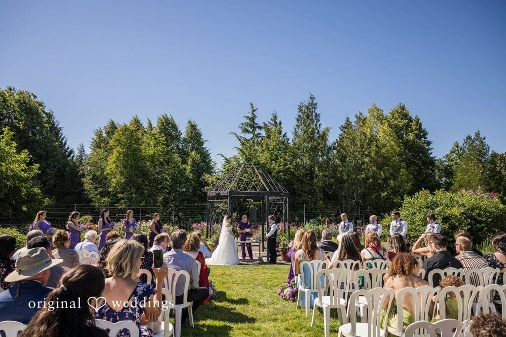 Oregon Garden Wedding // Karen & Brandon -