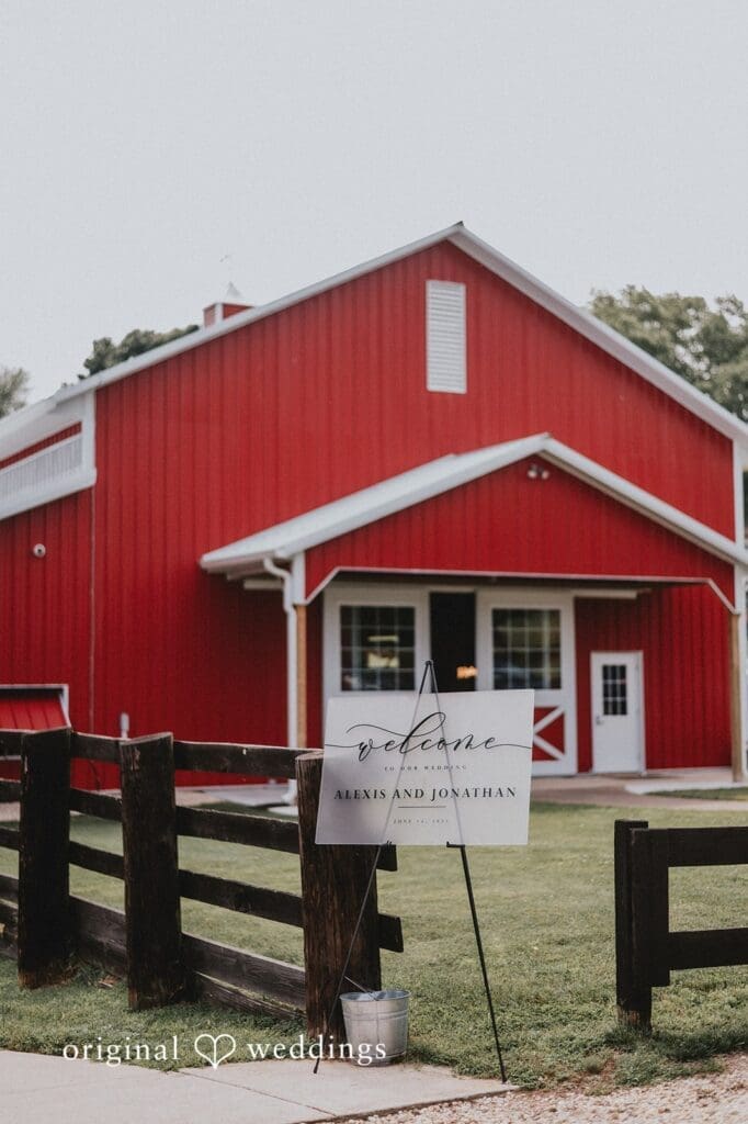 Robin Hill Farm and Vineyard Wedding // Alexis & Jonathan -