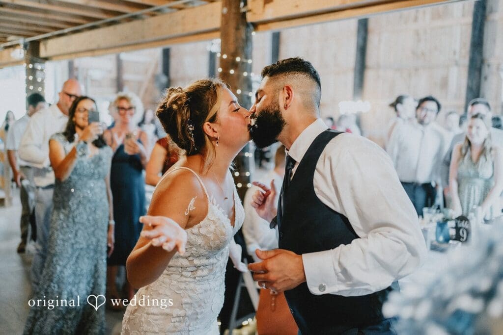 Robin Hill Farm and Vineyard Wedding // Alexis & Jonathan -