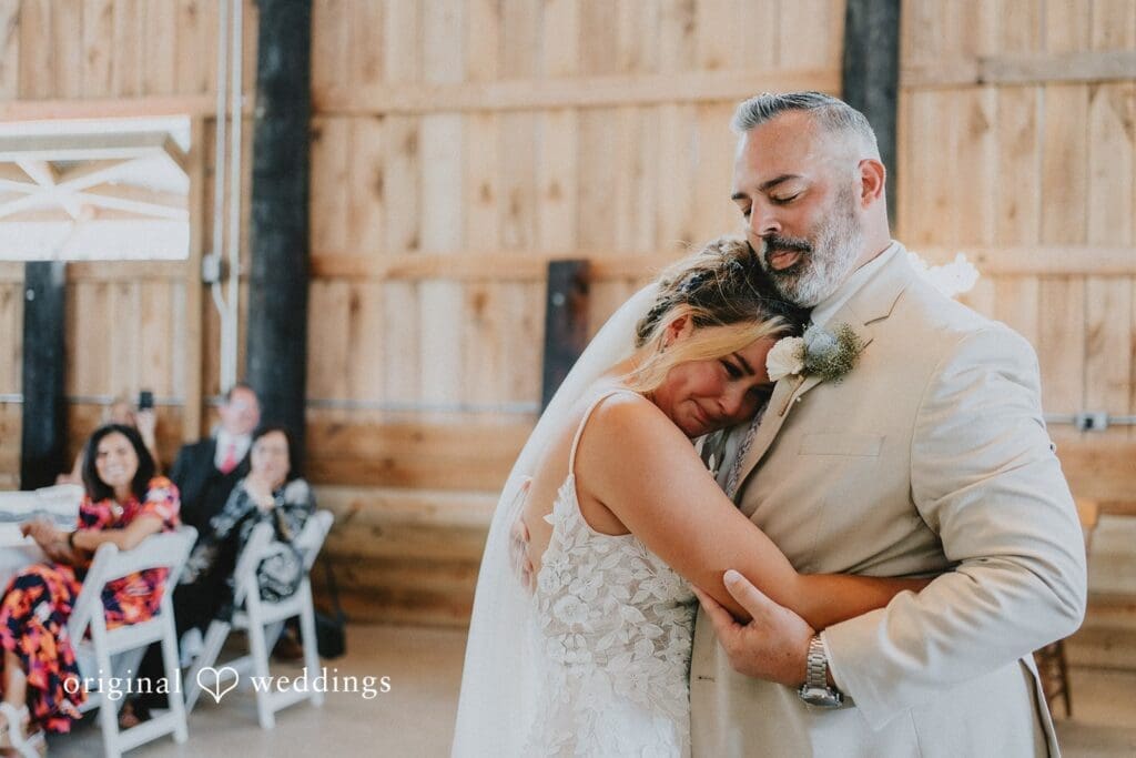 Robin Hill Farm and Vineyard Wedding // Alexis & Jonathan -