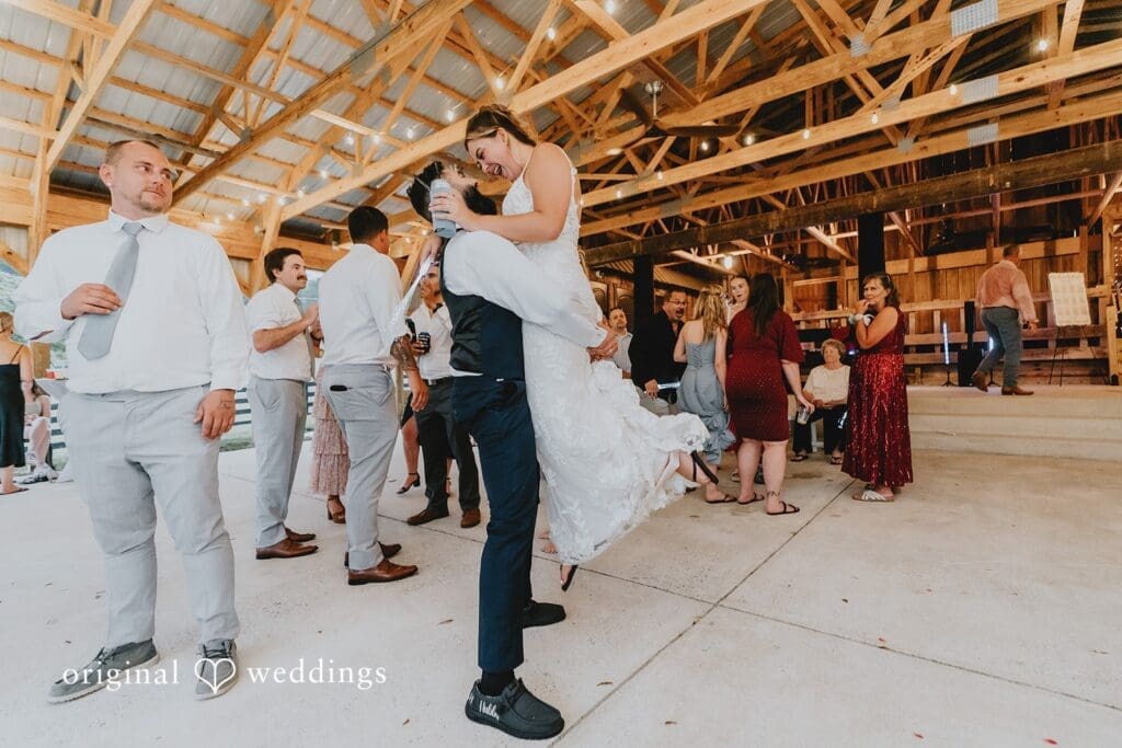 Robin Hill Farm and Vineyard Wedding // Alexis & Jonathan -