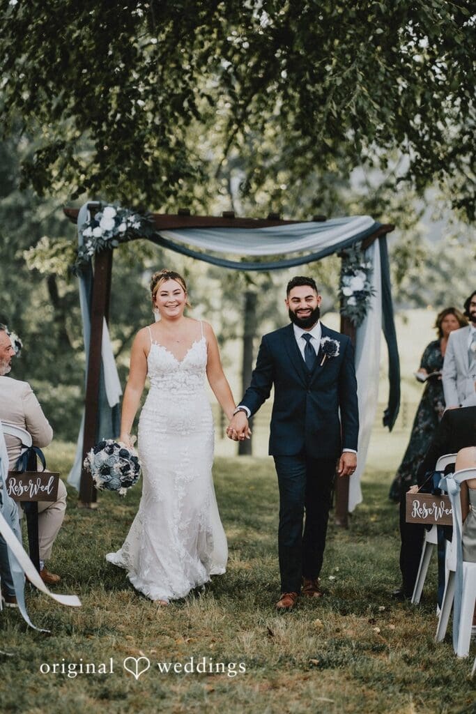 Robin Hill Farm and Vineyard Wedding // Alexis & Jonathan -