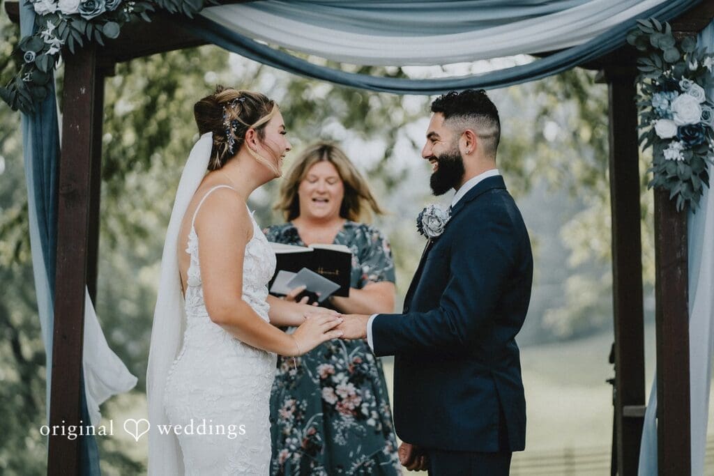 Robin Hill Farm and Vineyard Wedding // Alexis & Jonathan -