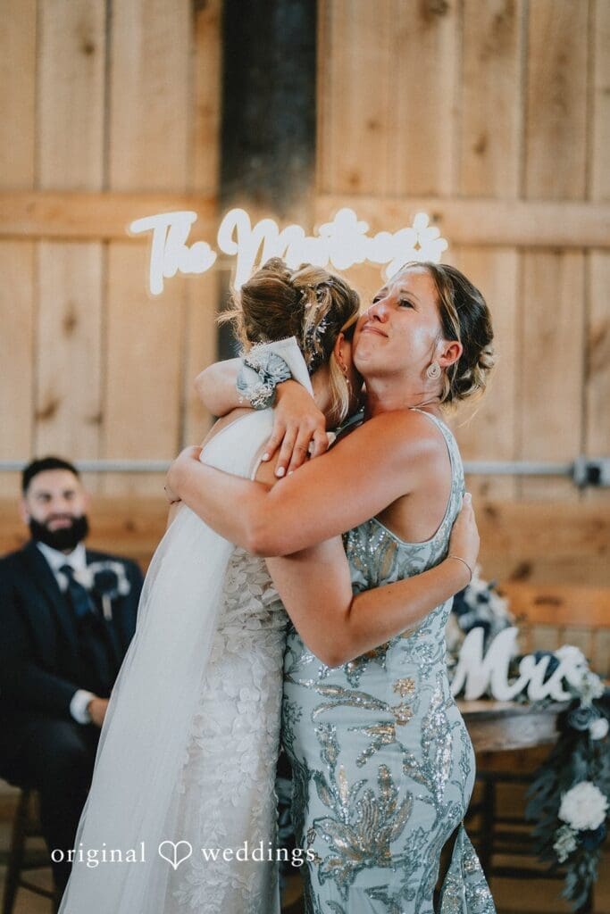 Robin Hill Farm and Vineyard Wedding // Alexis & Jonathan -