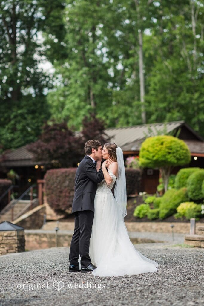 Rocky's Lake Estate Wedding // Molly & Josh -