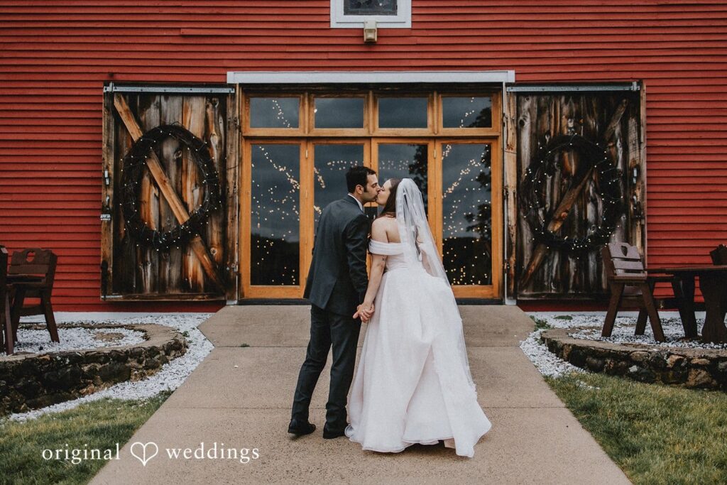Smith Barn Brooksby Farm Wedding // Victoria & Mark -