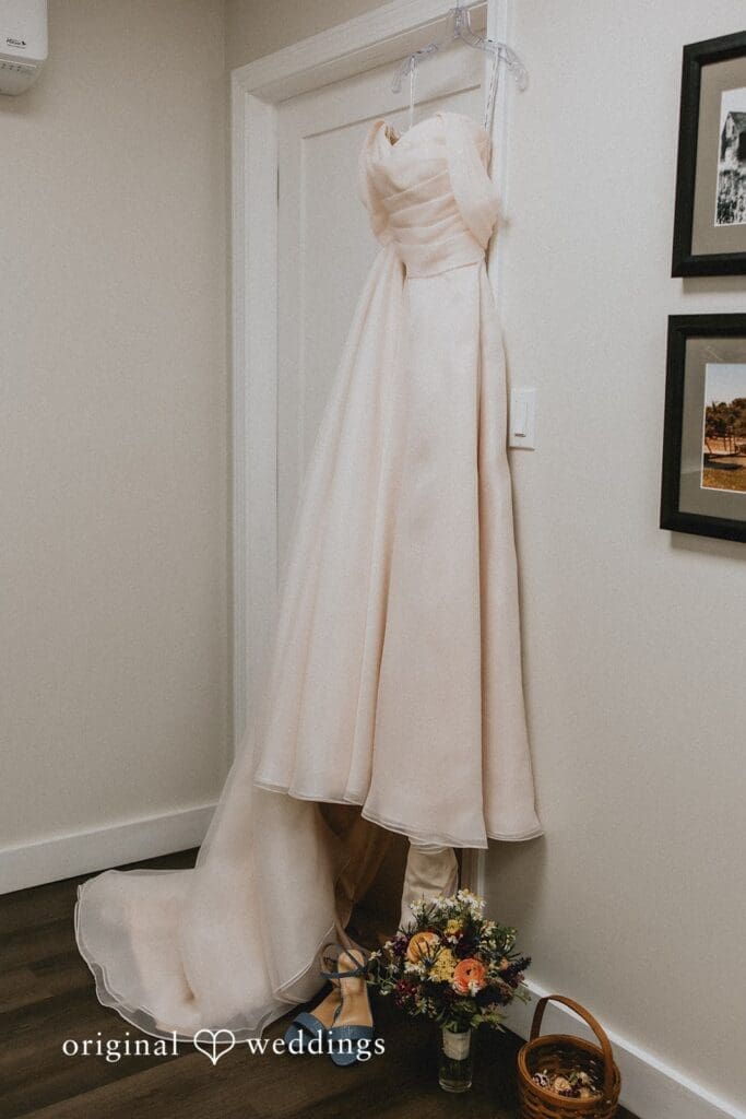 Smith Barn Brooksby Farm Wedding // Victoria & Mark -