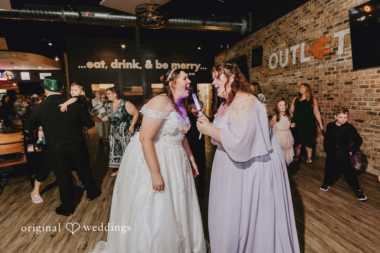 The Outlet Wedding