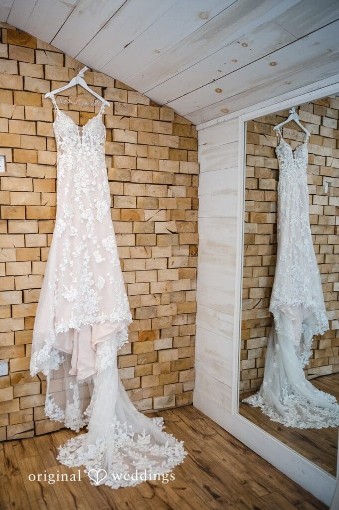 Boxed and Burlap Wedding // Megan & Matthew -