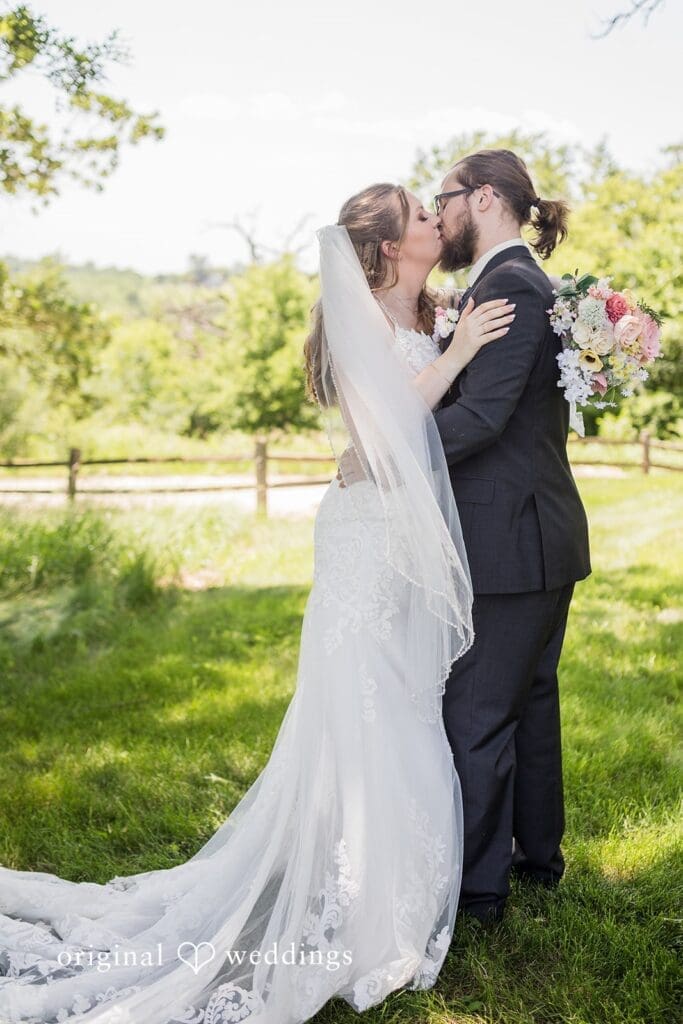 Cannon River Winery Wedding // Courtney & Ross -