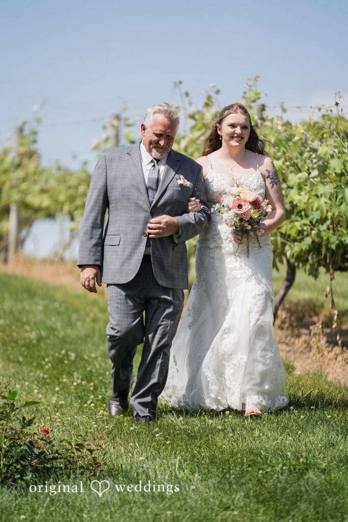 Cannon River Winery Wedding // Courtney & Ross -