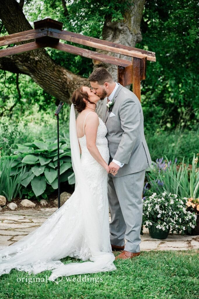 Jennifer + David Elderberry Manor Wedding // Jennifer & David -