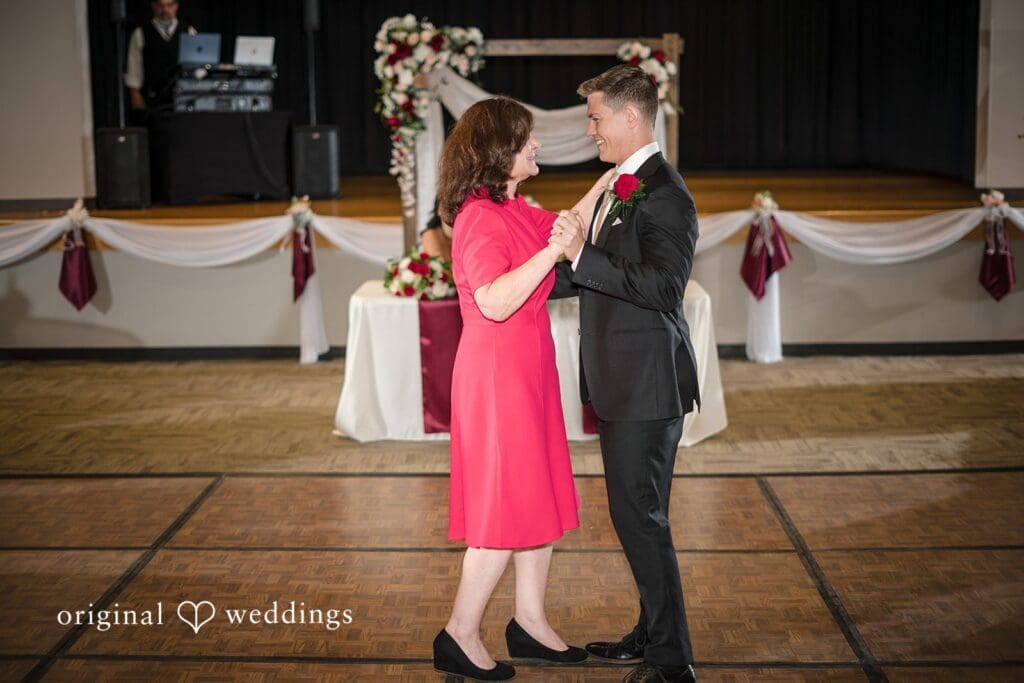 Alexa + Andrew Southridge Rec Center Wedding // Alexa & Andrew -