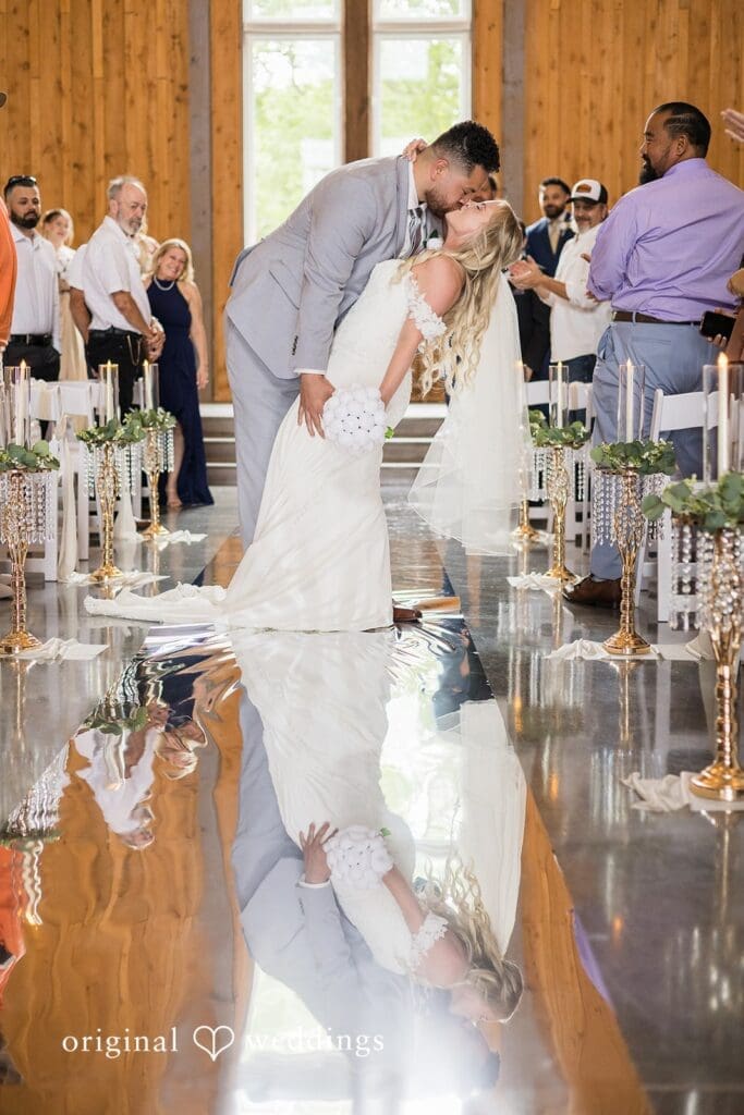 Junior + Zoe¨ The Prickel Barn Wedding // Zoë & Junior -