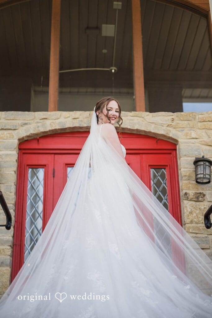 Kailey + Riley Valley of the Eagles Wedding // Kailey & Riley -