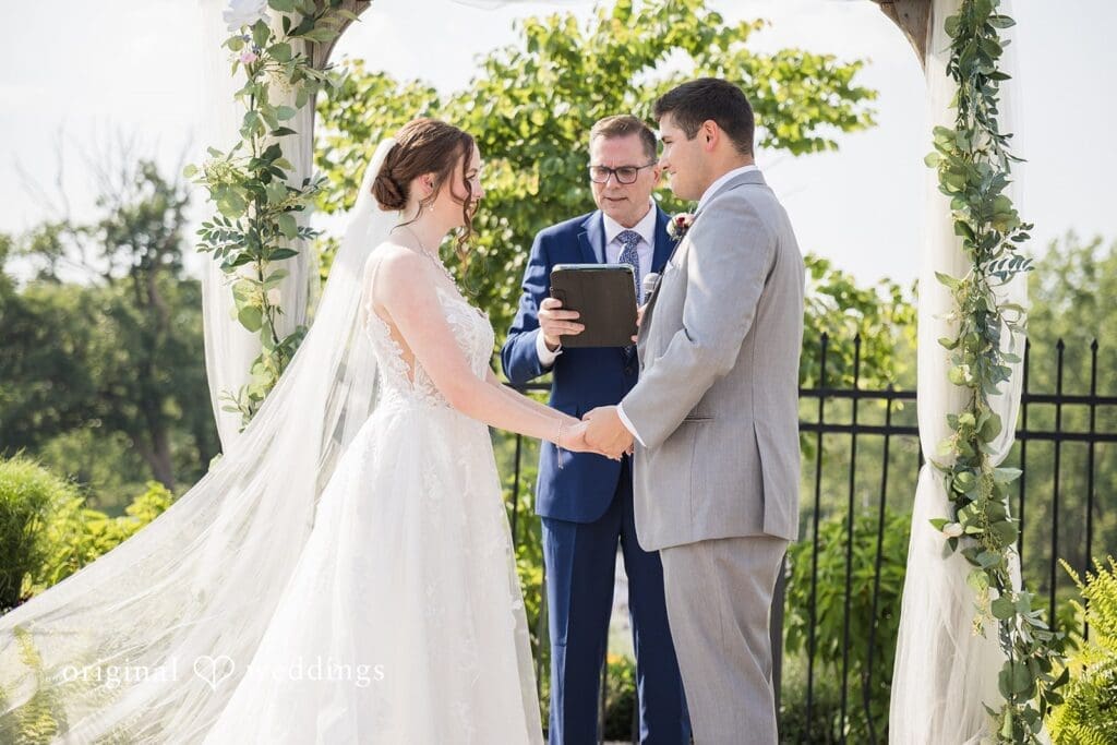 Kailey + Riley Valley of the Eagles Wedding // Kailey & Riley -