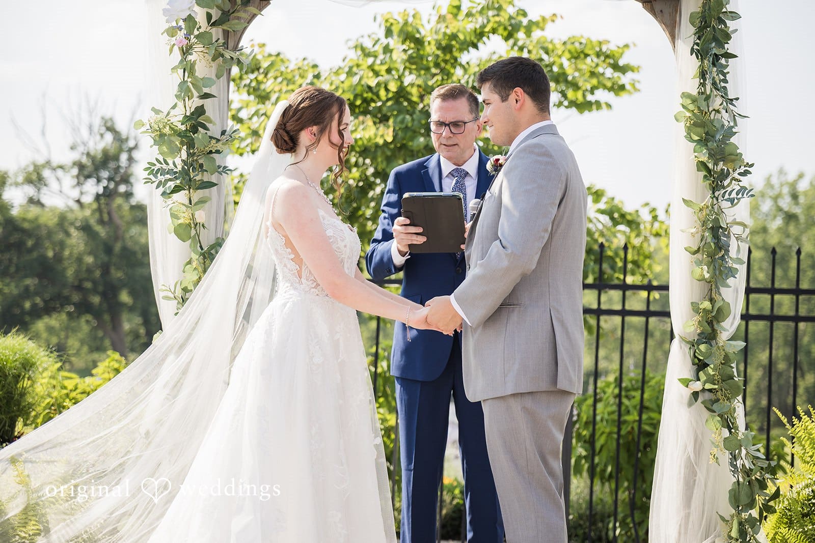 Valley of the Eagles Wedding // Kailey & Riley -