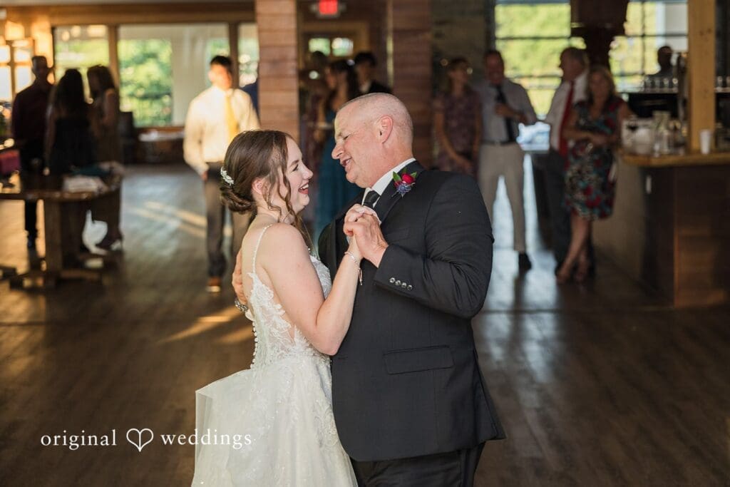 Kailey + Riley Valley of the Eagles Wedding // Kailey & Riley -
