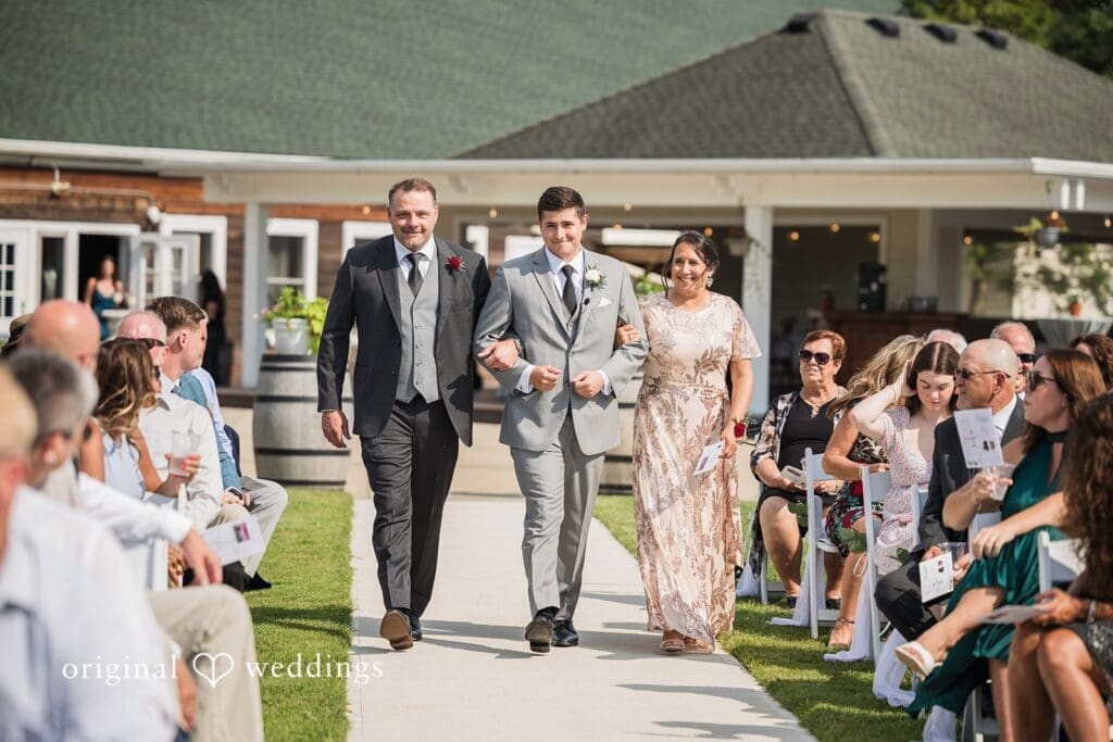 Kailey + Riley Valley of the Eagles Wedding // Kailey & Riley -