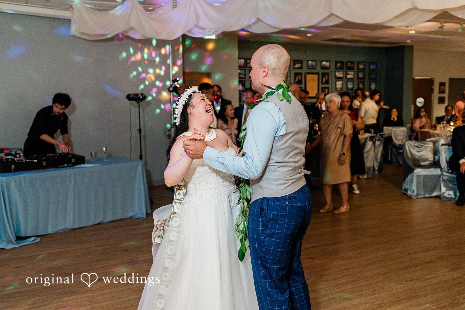 Edmonds Library Wedding // Alexandra & Gabriel -