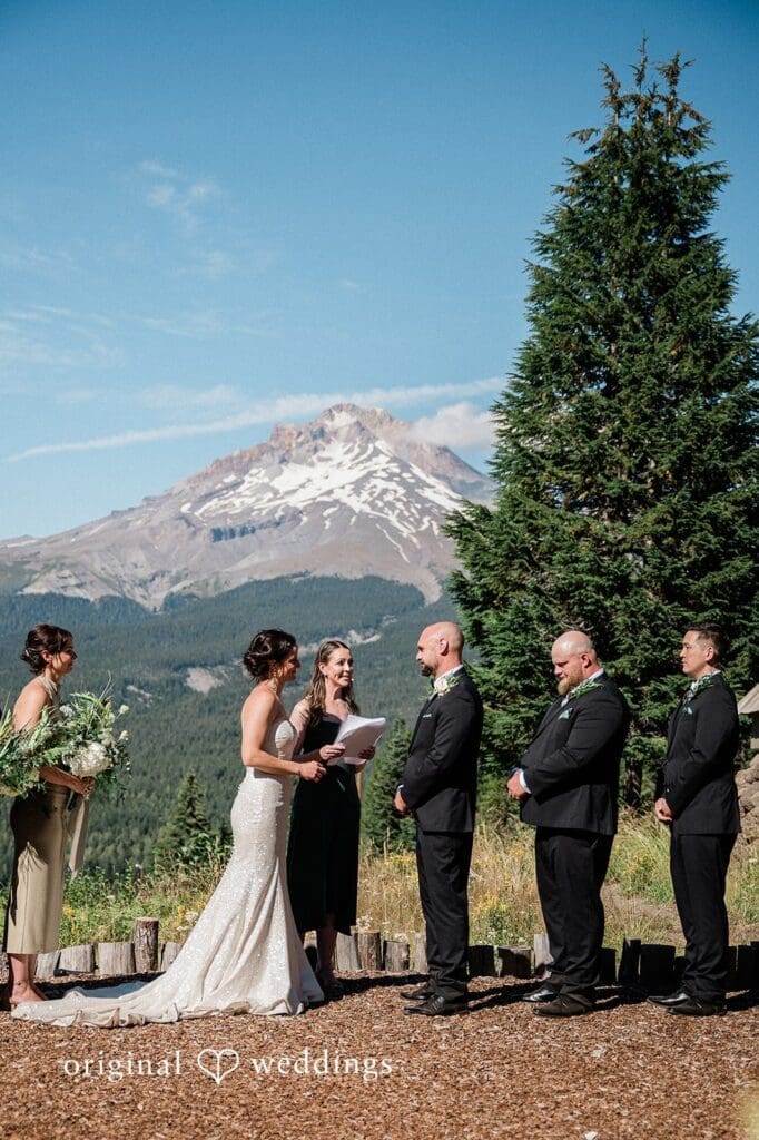 Mt. Hood Skibowl Wedding // Victoria & Tyler -