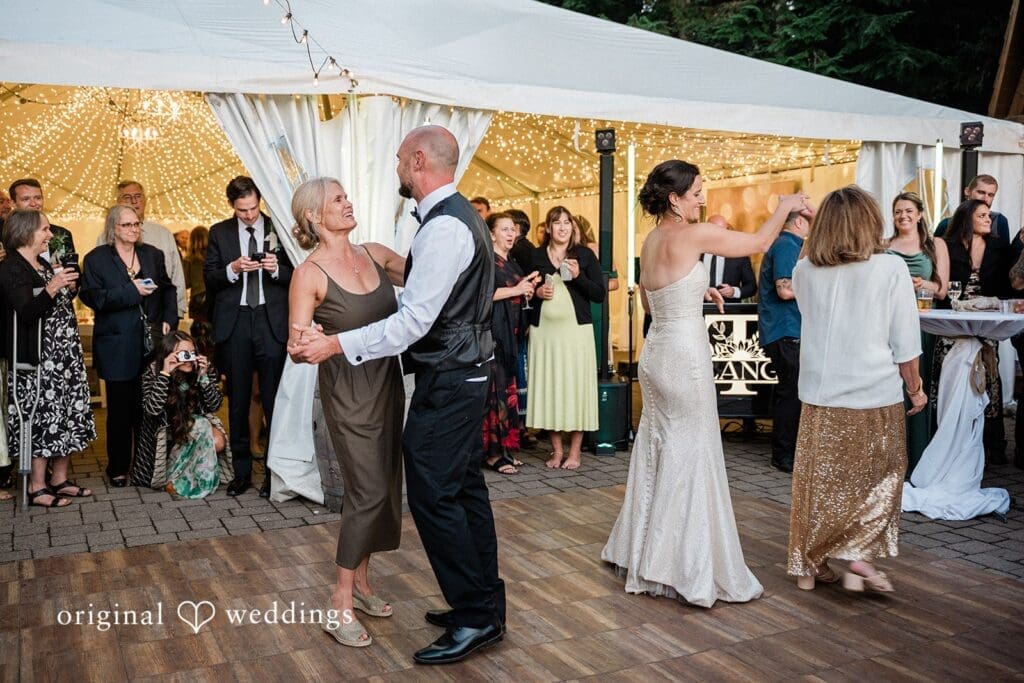 Mt. Hood Skibowl Wedding // Victoria & Tyler -