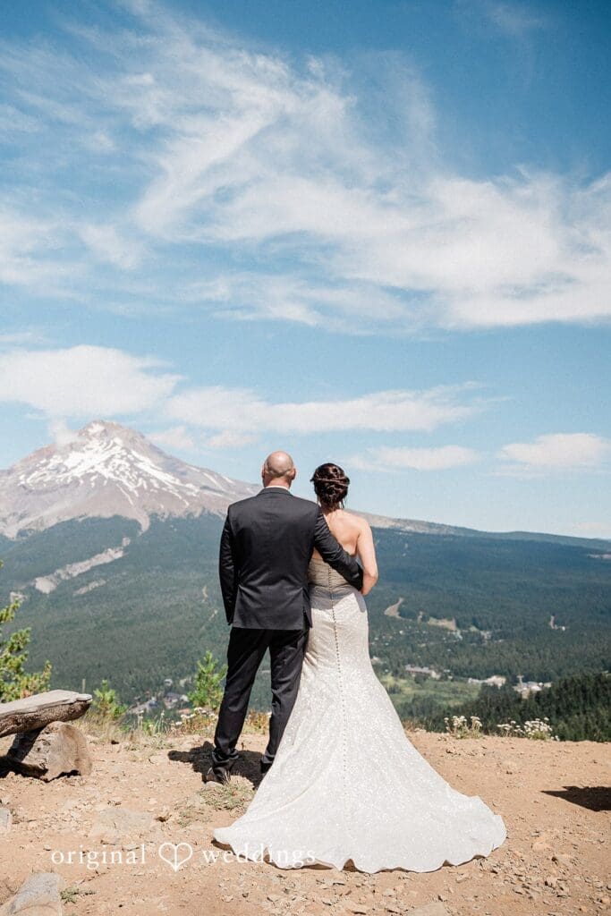 Mt. Hood Skibowl Wedding // Victoria & Tyler -